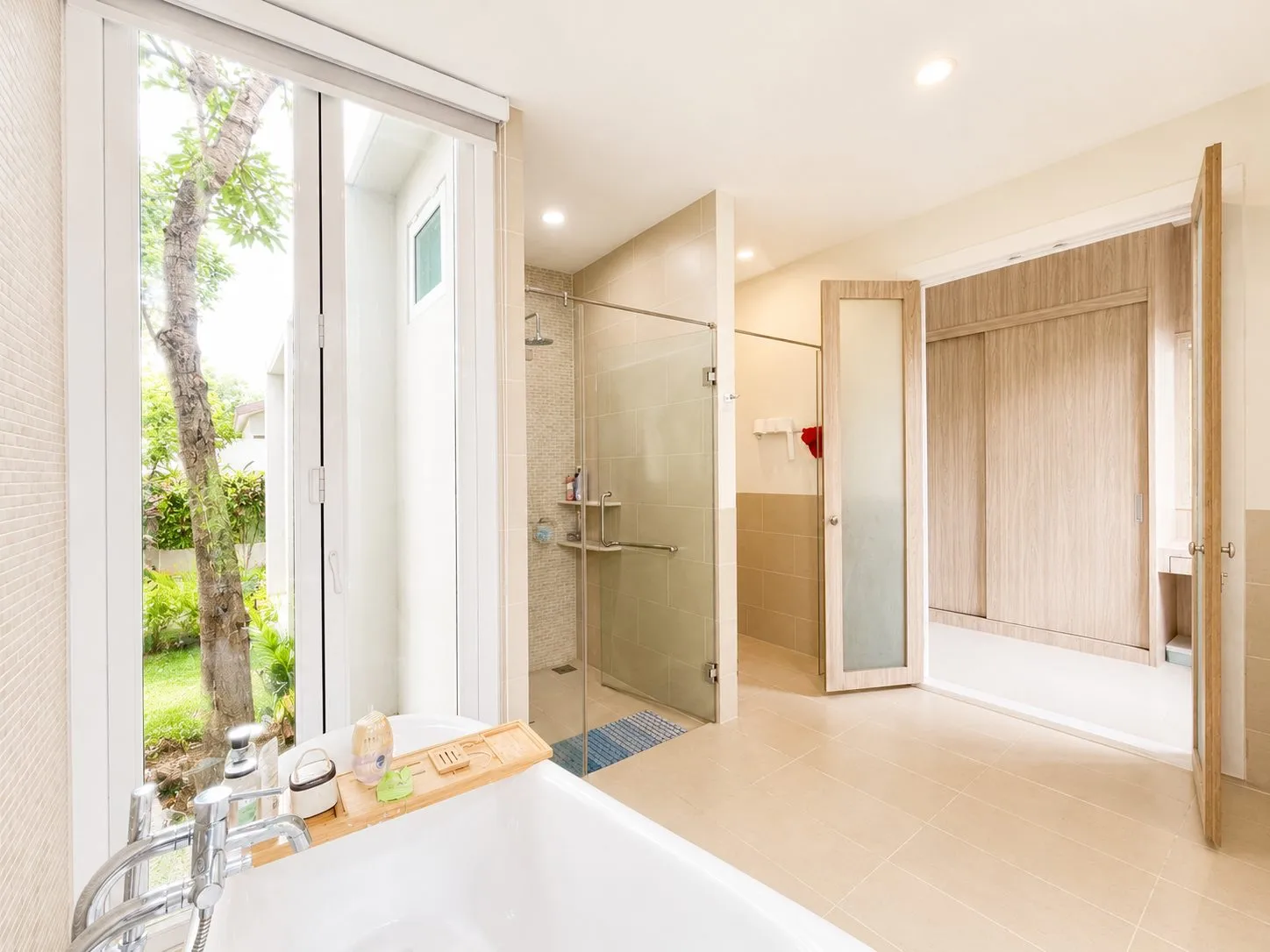 Luxurious 3-Bedroom Pool Villa & Rent in Cherng Talay for Sale | SI10062602 — Thumbnail 2