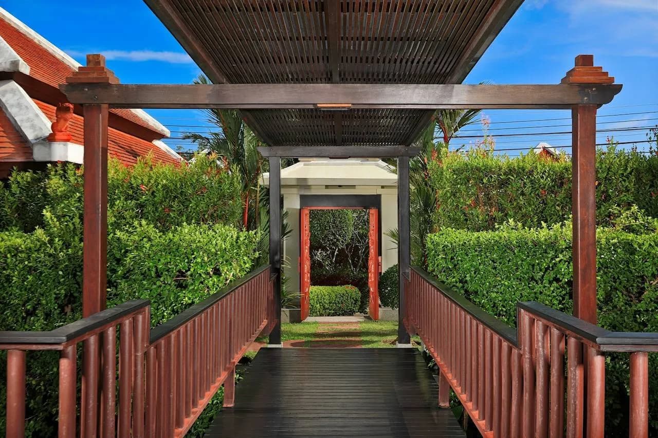 Luxury 4 bedrooms villa with private pool villa in Naiharn — Thumbnail 2