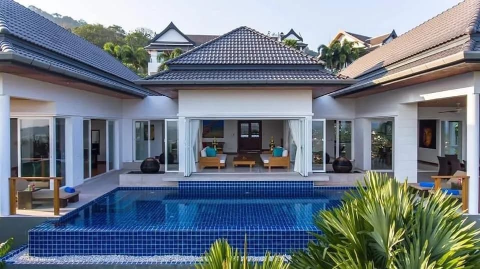 Luxury 4 bedrooms villa – Sea view – Based in Rawai — Photo 1