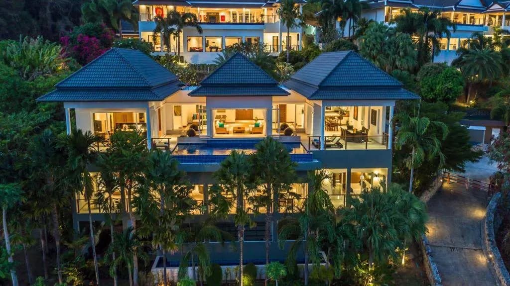 Luxury 4 bedrooms villa – Sea view – Based in Rawai — Thumbnail 2