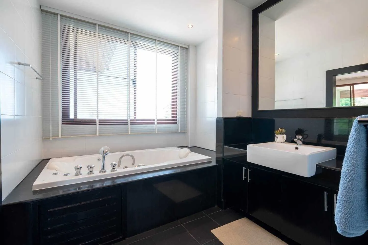 Seaview 5 Bedrooms with private pool villa — Thumbnail 8