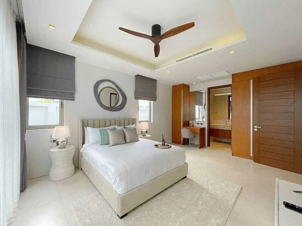 Stunning 4 Bedrooms with Private Pool Villa in Bangtao Beach — Thumbnail 7