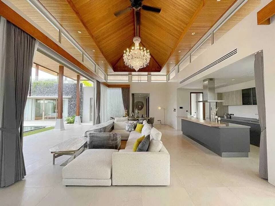 Stunning 4 Bedrooms with Private Pool Villa in Bangtao Beach — Thumbnail 12