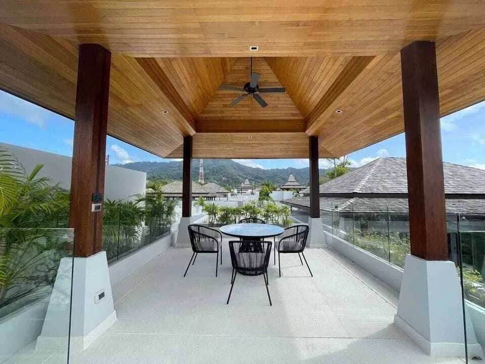 Luxury 4 Bedrooms with private pool villa — Thumbnail 8