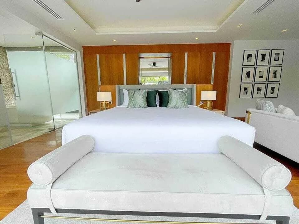 Luxury 4 Bedrooms with private pool villa — Thumbnail 13