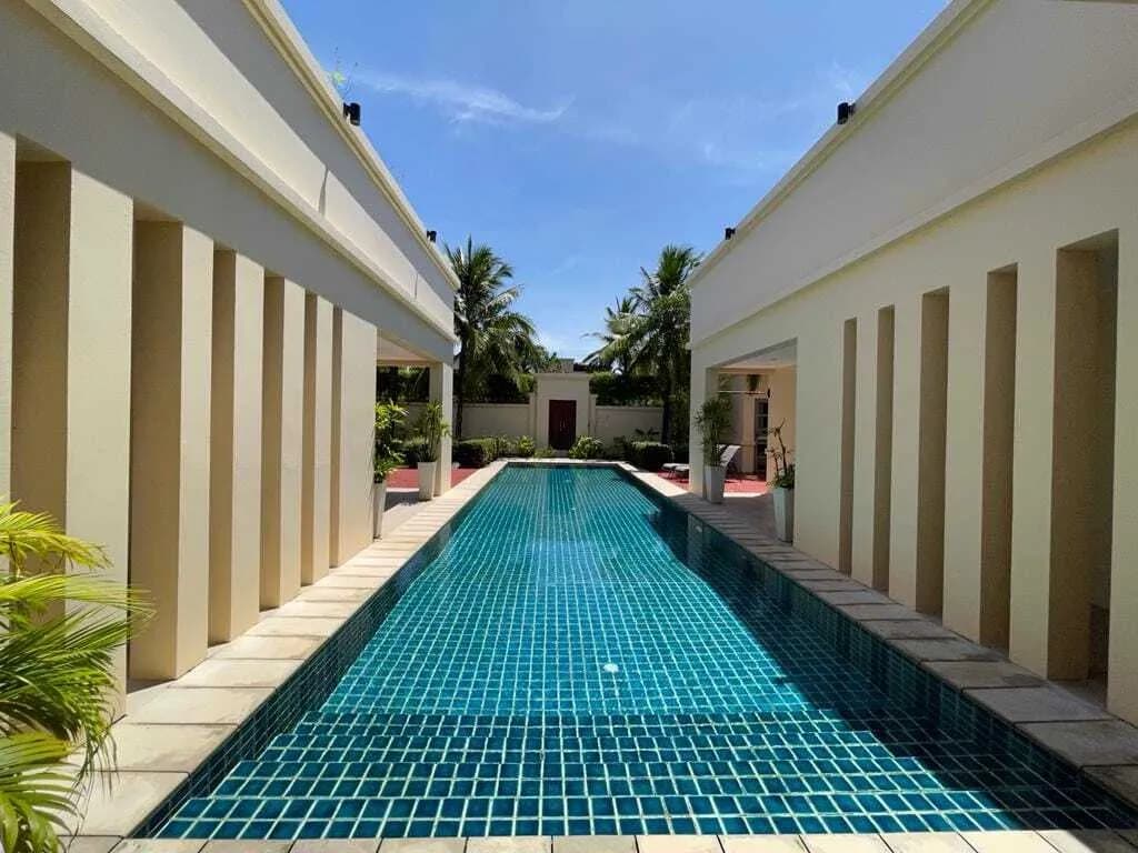 Beautiful 4 Bedrooms with private pool villa in Bangtao — Thumbnail 6