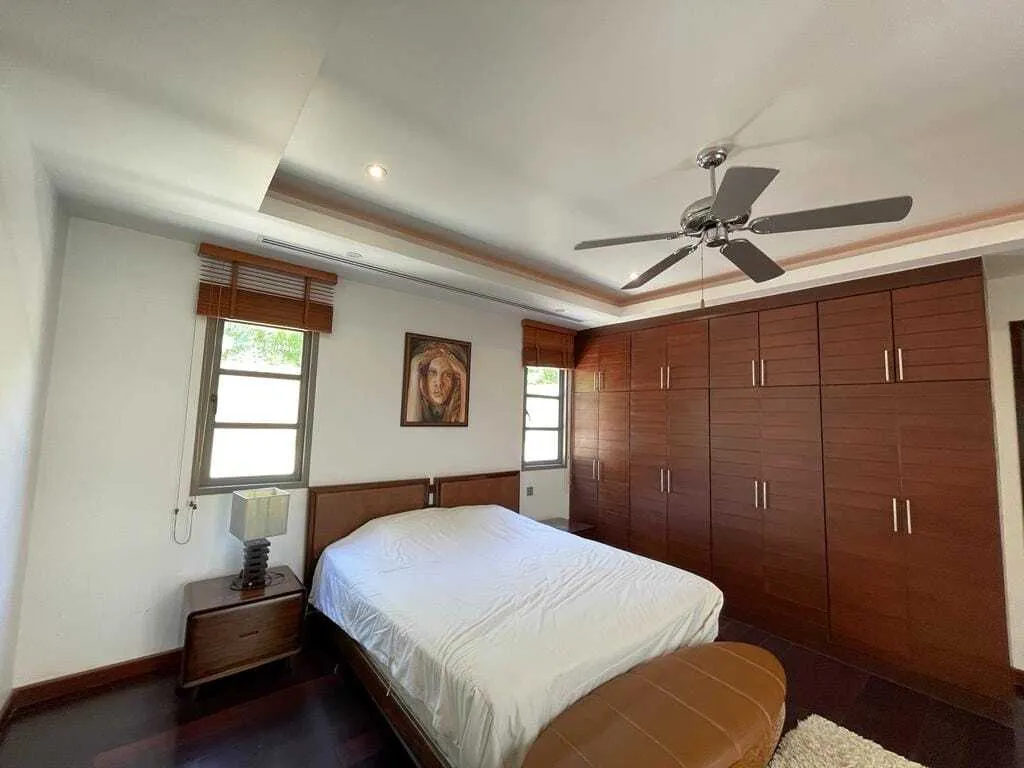 Beautiful 4 Bedrooms with private pool villa in Bangtao — Thumbnail 9