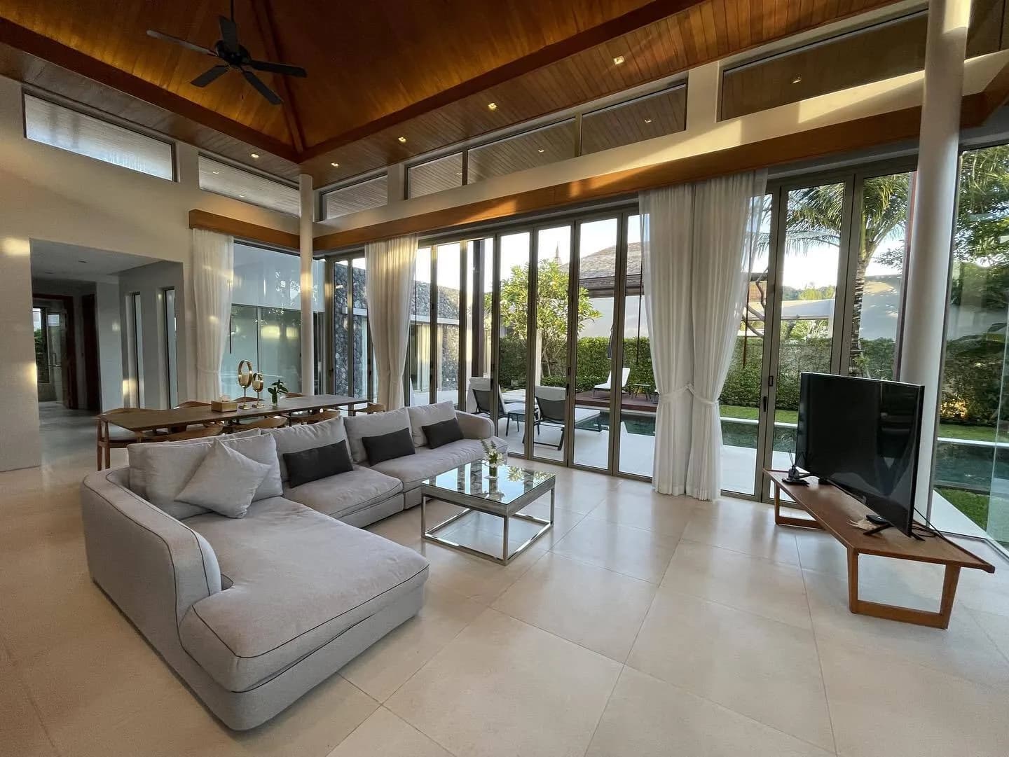Modern luxury 4 bedrooms with private pool — Thumbnail 7