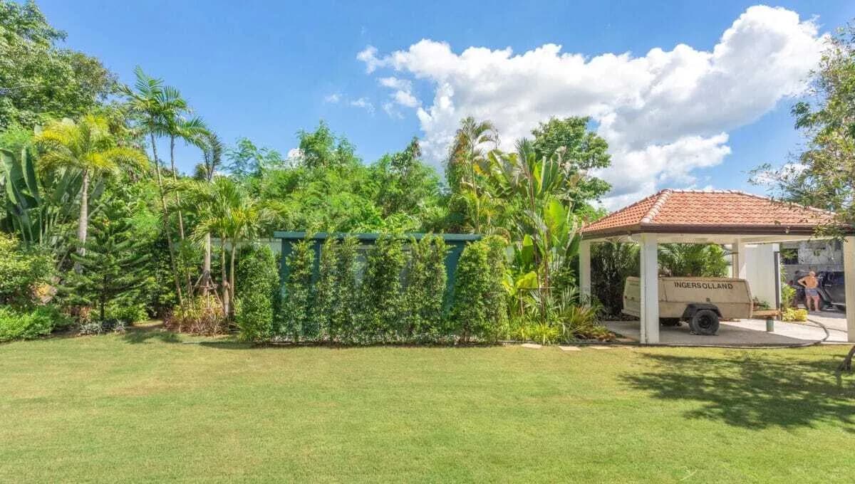 Spectacular 5 Bedroom with private pool villa for sale — Thumbnail 7
