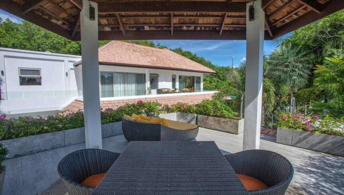 Spectacular 5 Bedroom with private pool villa for sale — Thumbnail 8