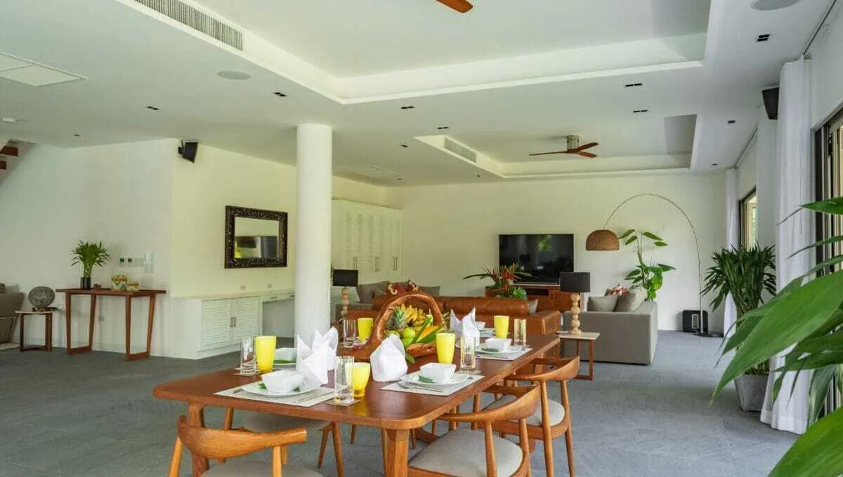 Spectacular 5 Bedroom with private pool villa for sale — Thumbnail 10