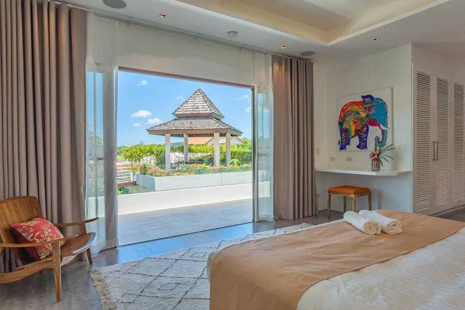 Spectacular 5 Bedroom with private pool villa for sale — Thumbnail 14