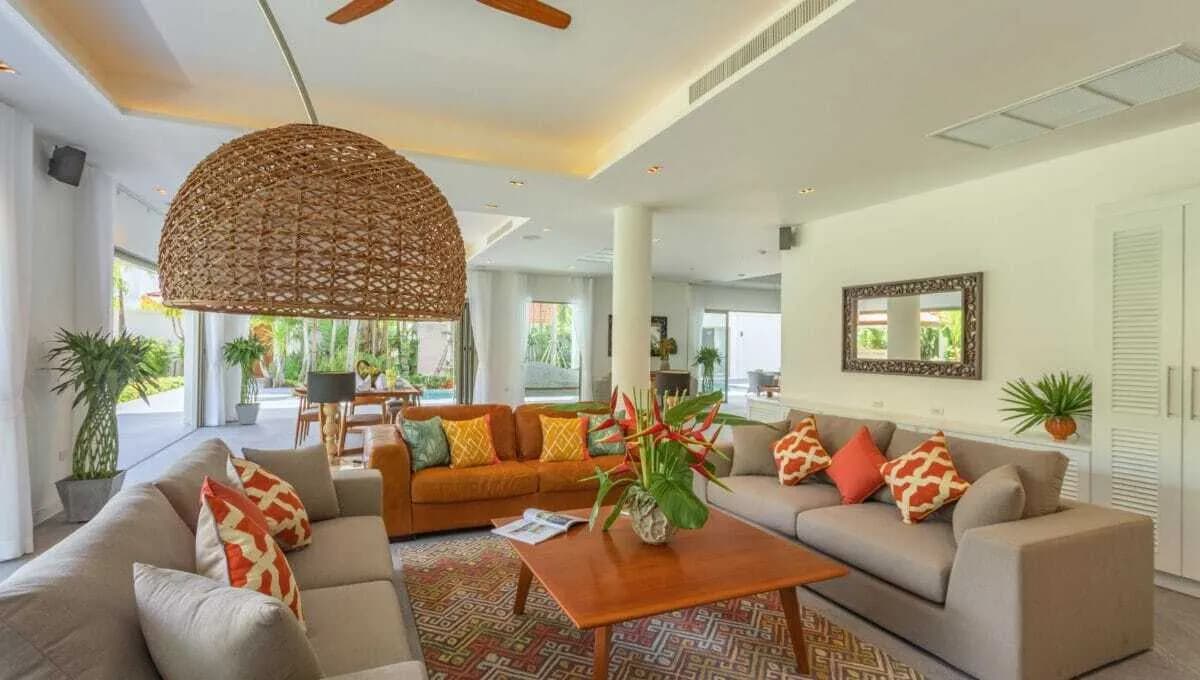 Spectacular 5 Bedroom with private pool villa for sale — Thumbnail 19
