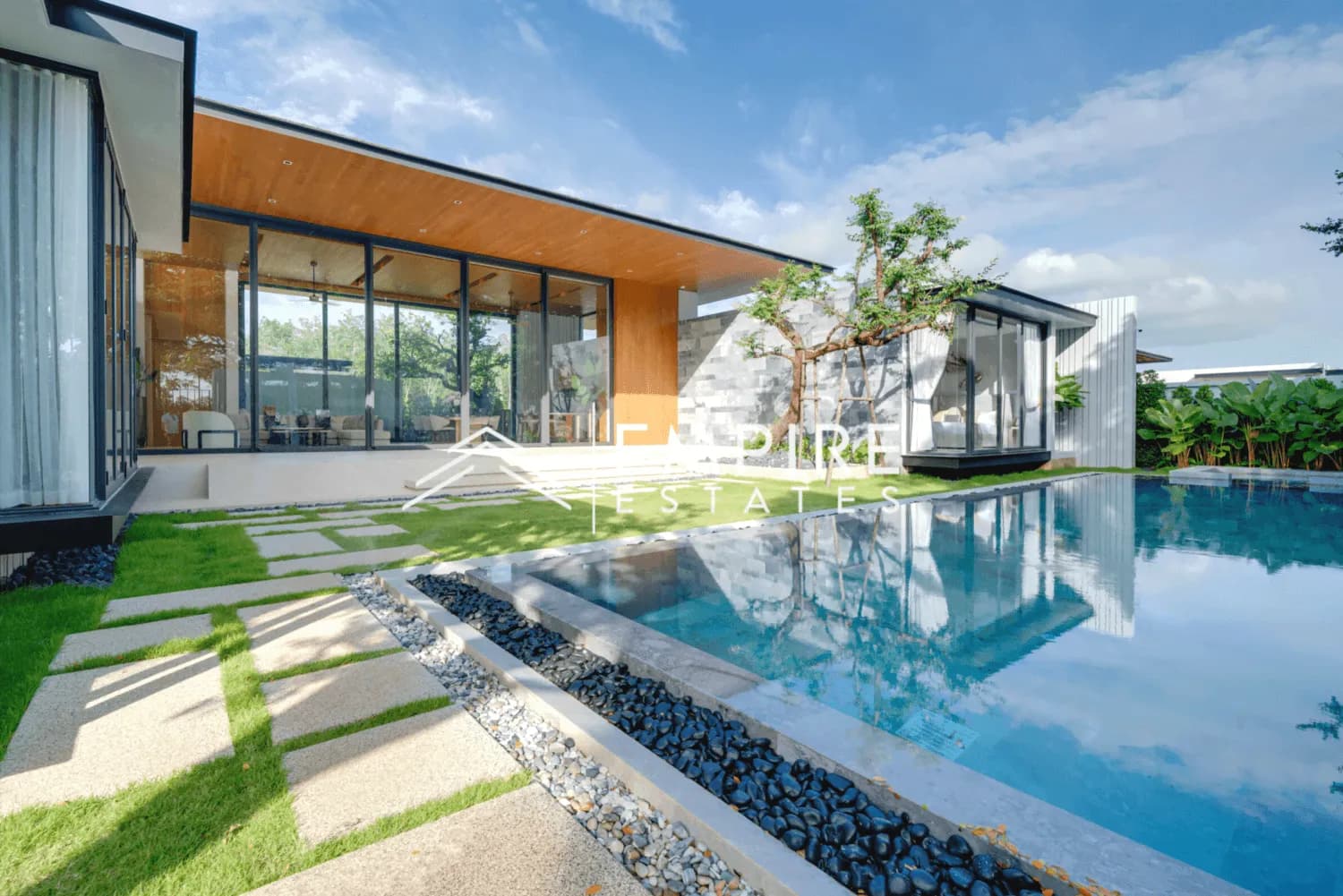 Botanica Forestique 4 bedrooms with private pool in Choeng Thale,Phuket — Photo 1
