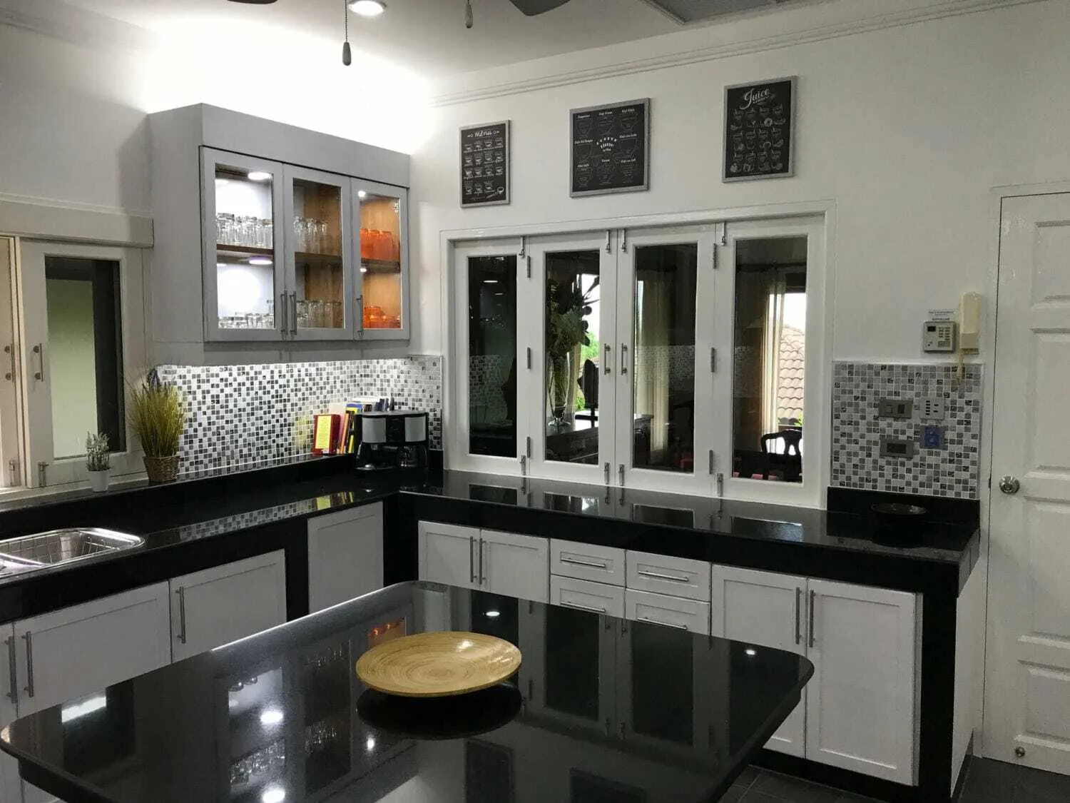 Private Pool Villa With 6 Bedrooms For Sale In Choeng Thale — Thumbnail 11