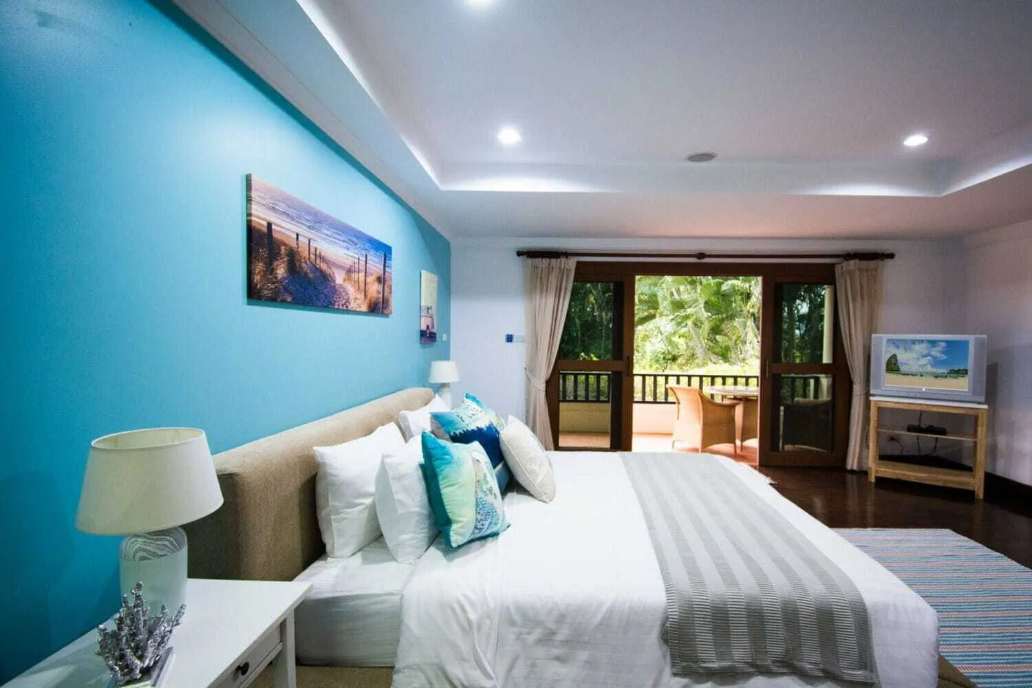 Private Pool Villa With 6 Bedrooms For Sale In Choeng Thale — Thumbnail 24