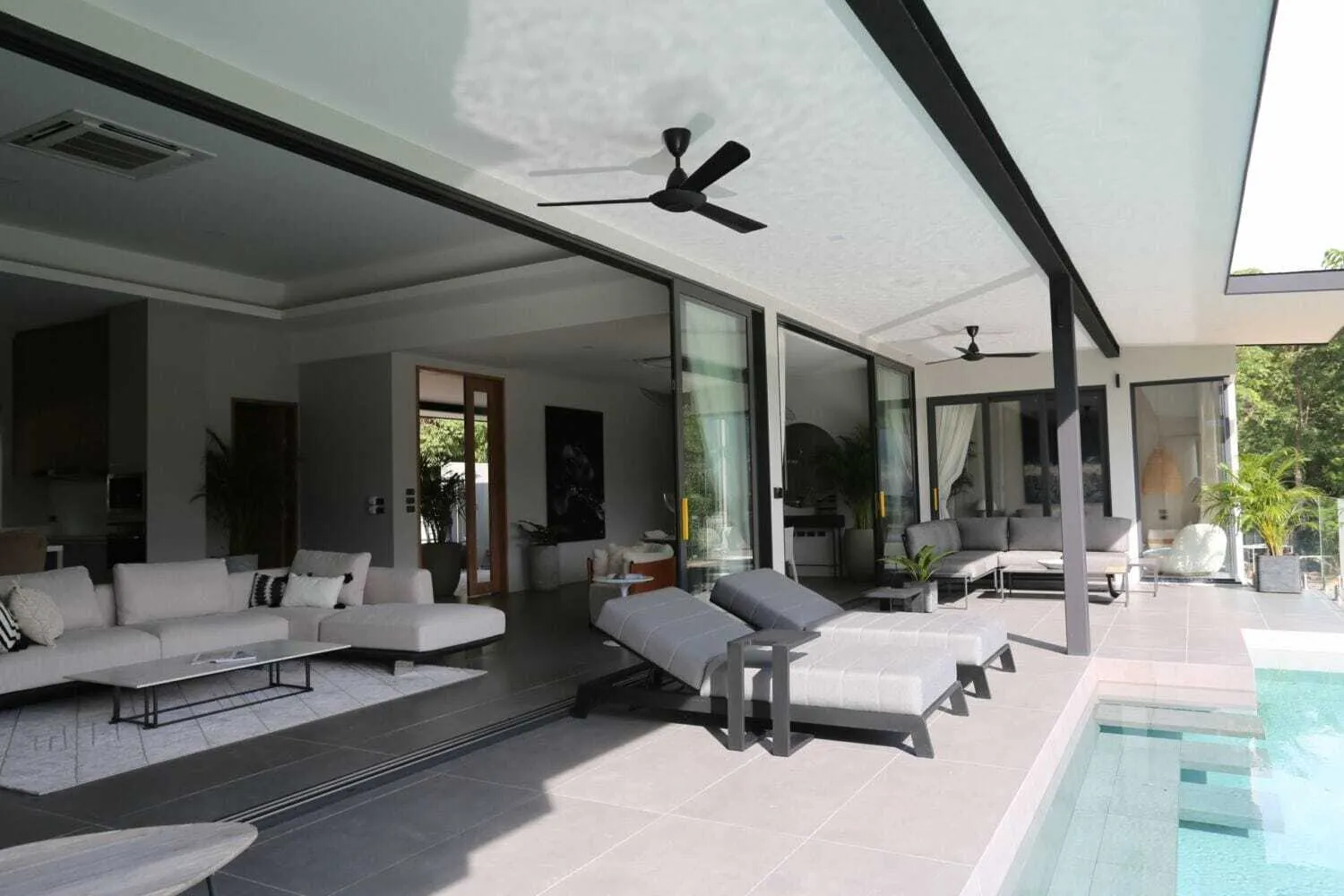 Classy Private Pool Villa With 4 Bedrooms For Sale In Thalang — Thumbnail 11