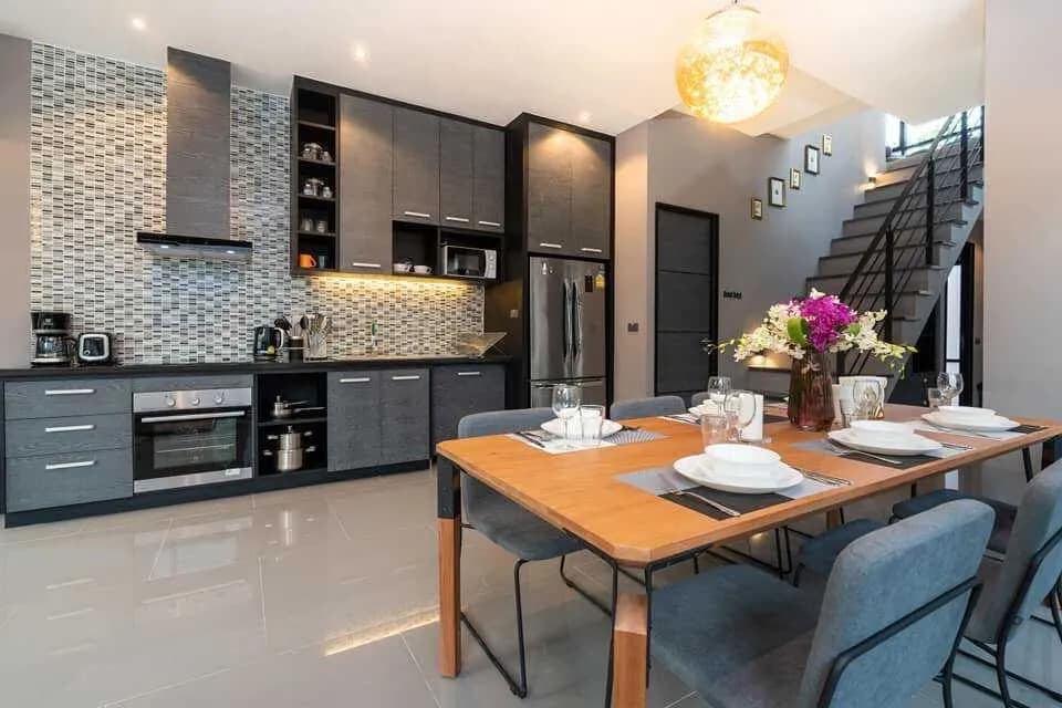 Modern 4 bedrooms with private pool for rent — Thumbnail 3