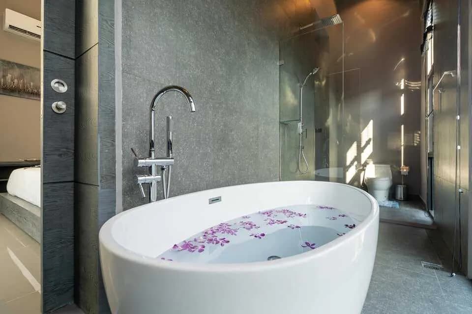 Modern 4 bedrooms with private pool for rent — Thumbnail 7