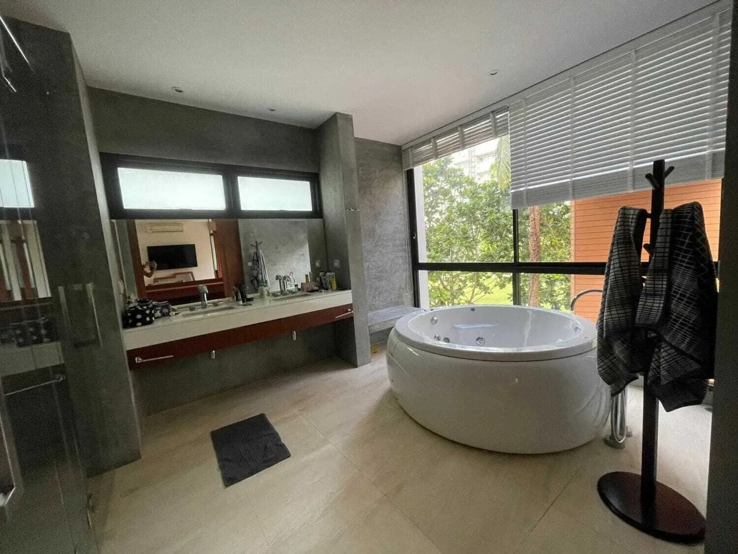 Newly Renovated Private Pool Villa With 4 Bedrooms For Sale — Thumbnail 11