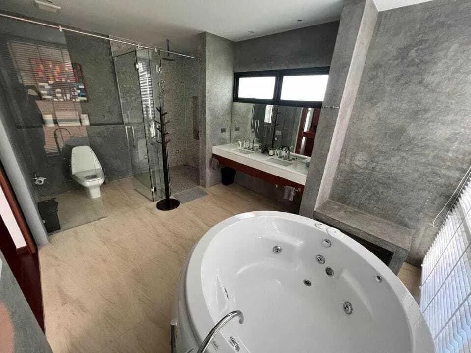 4 Bedrooms, Newly Renovated Private Pool Villa With For Rent In Kathu — Thumbnail 9