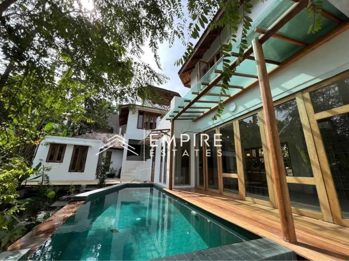 Beautiful 4 bedrooms with private pool for rent — Photo 1