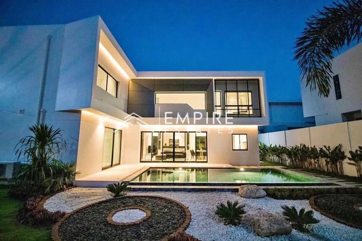 Beautiful 4 bedroom with private pool for rent — Photo 1