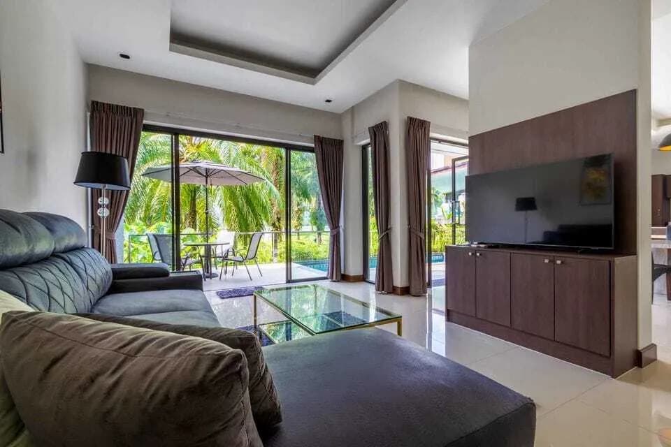 Golf course view 4 bedrooms with private pool villa for rent — Thumbnail 14