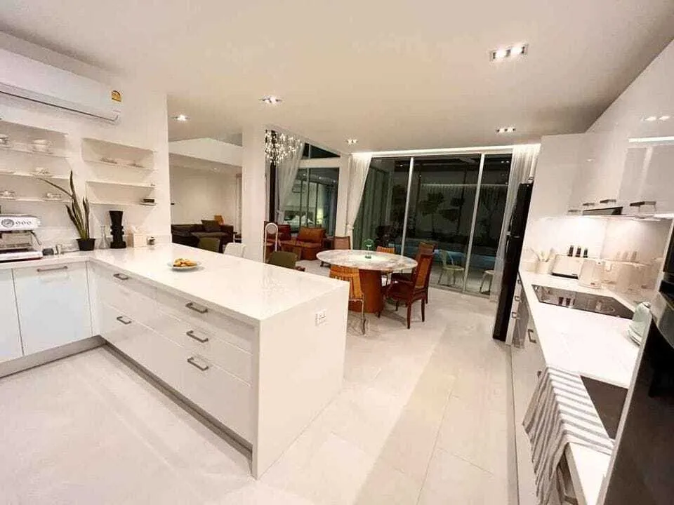 Modern 4 bedroom with private pool villa in Pasak 8, Choeng Thale — Thumbnail 4