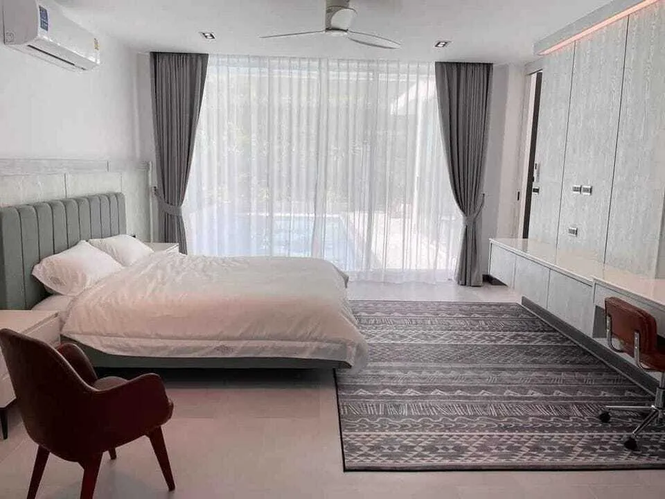 Modern 4 bedroom with private pool villa in Pasak 8, Choeng Thale — Thumbnail 9