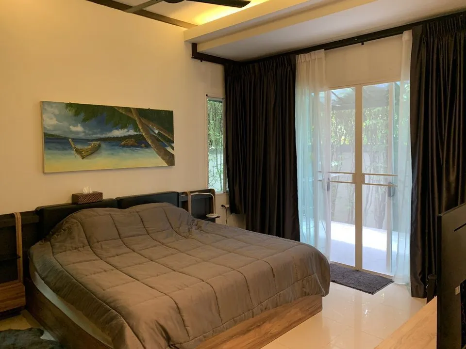 Gorgeous 5 bedroom with large gardens in Rawai — Thumbnail 8