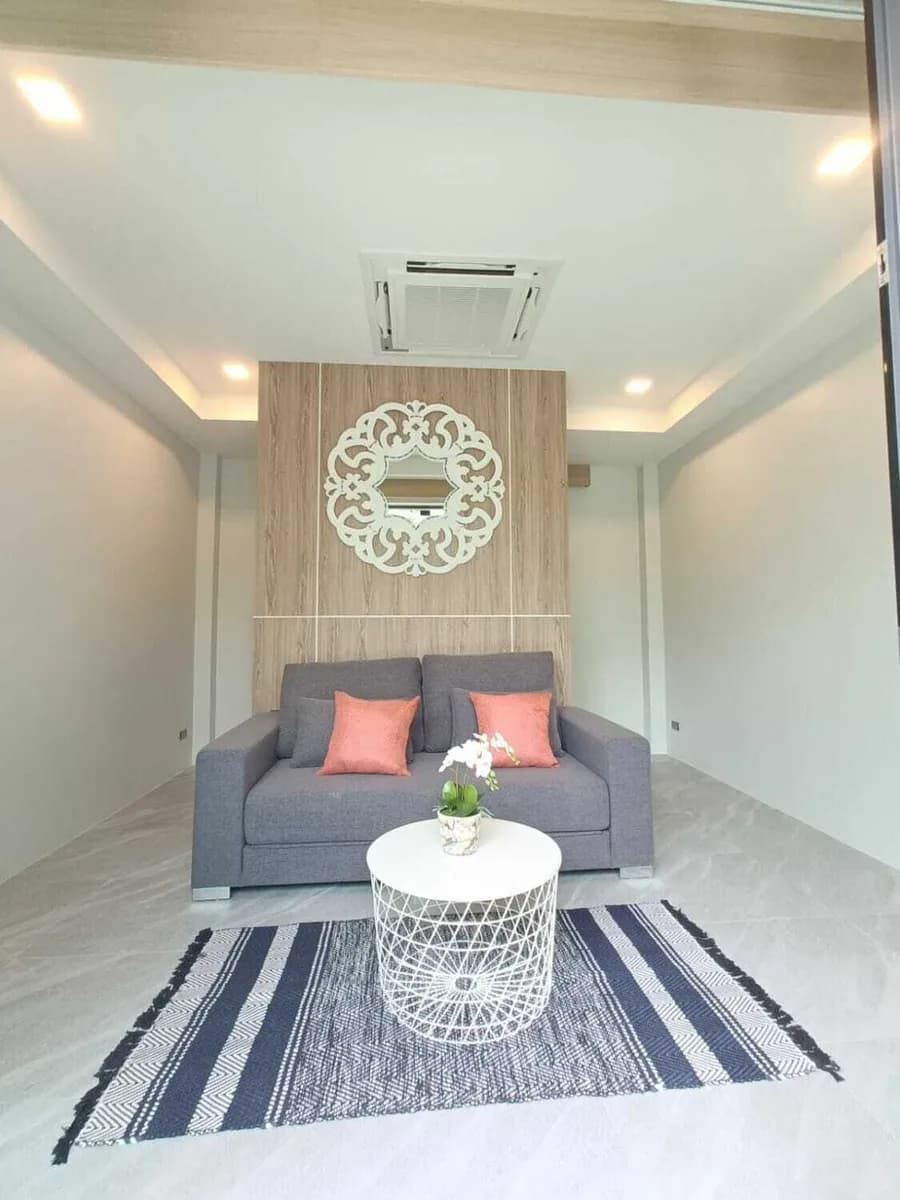Modern 4 bedroom villa with private pool in Choeng Thale — Thumbnail 15