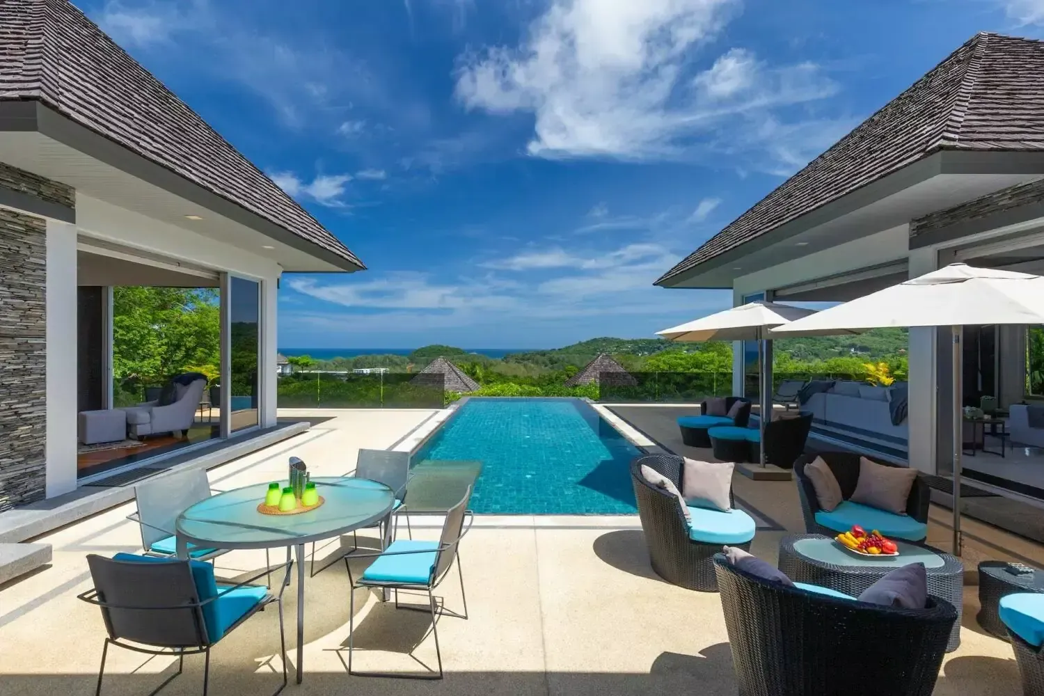 Sea View villa with 5  bedrooms for sale in Layan Beach — Photo 1