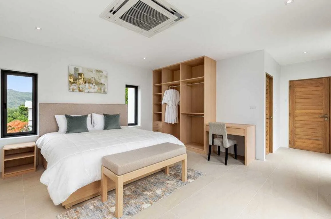 Luxury 4 bedrooms with private pool for rent in Layan Choeng Thale — Thumbnail 4