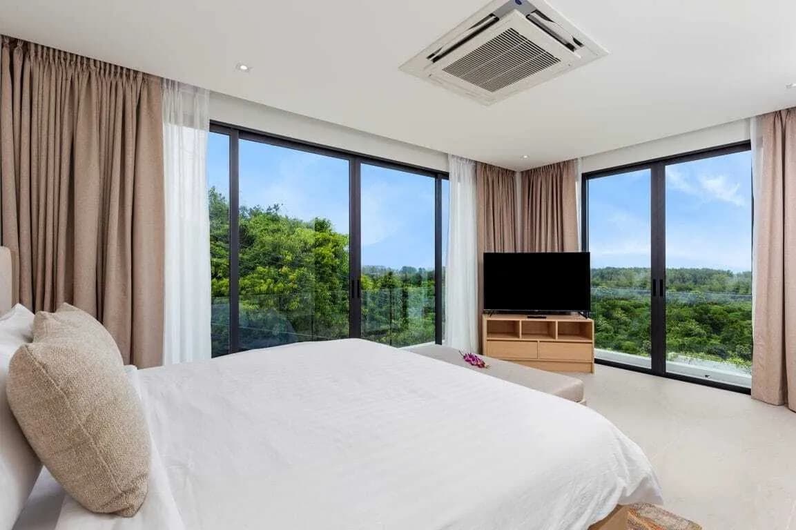 Luxury 4 bedrooms with private pool for rent in Layan Choeng Thale — Thumbnail 6