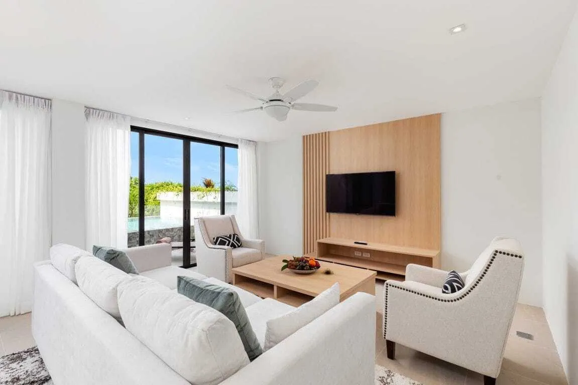 Luxury 4 bedrooms with private pool for rent in Layan Choeng Thale — Thumbnail 10