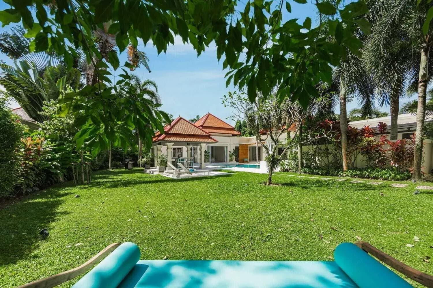 Private pool villa with 5 bedrooms for resale in Cherngtalay,Phuket — Thumbnail 11