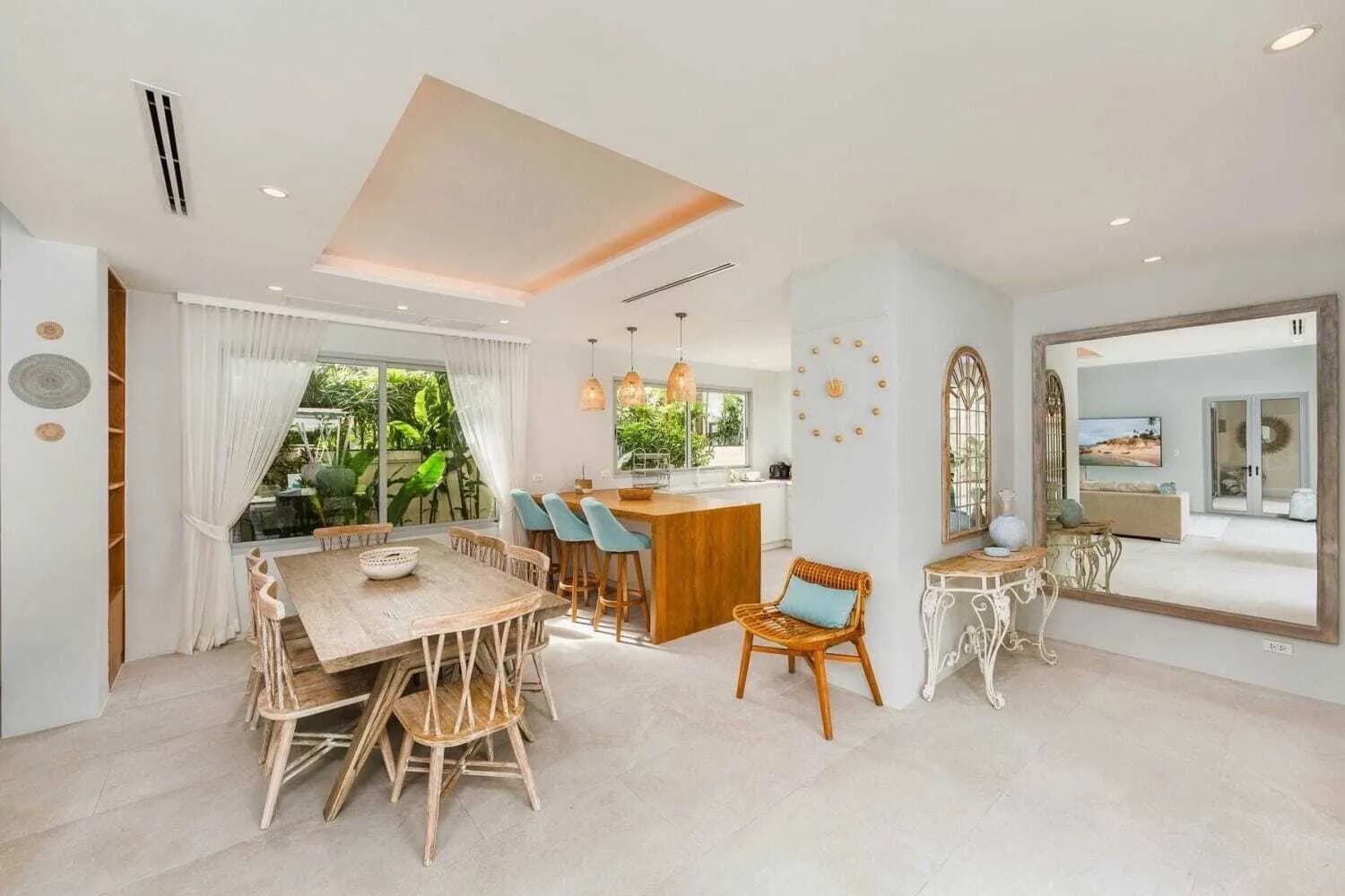 Private pool villa with 5 bedrooms for resale in Cherngtalay,Phuket — Thumbnail 17