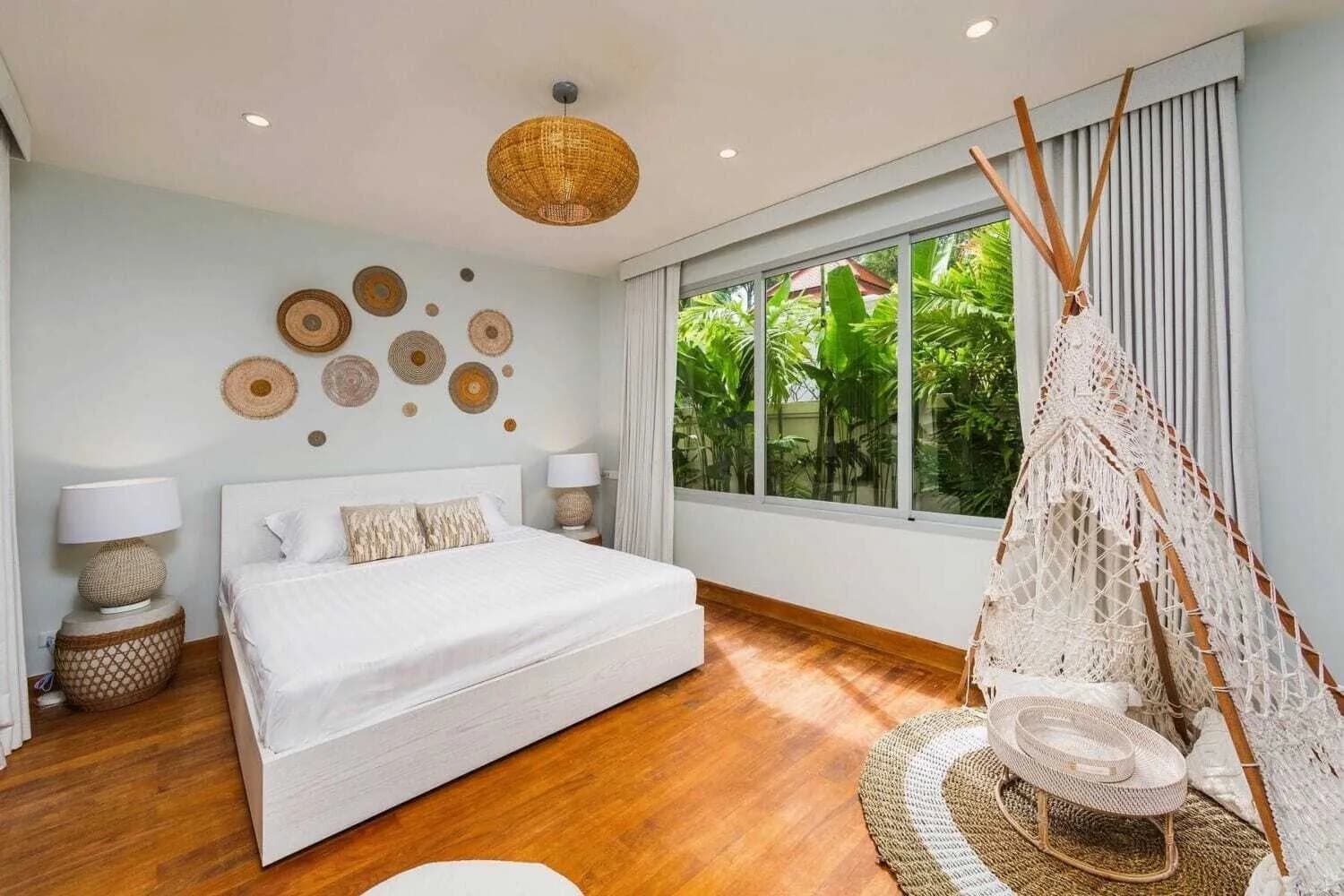 Private pool villa with 5 bedrooms for resale in Cherngtalay,Phuket — Thumbnail 18