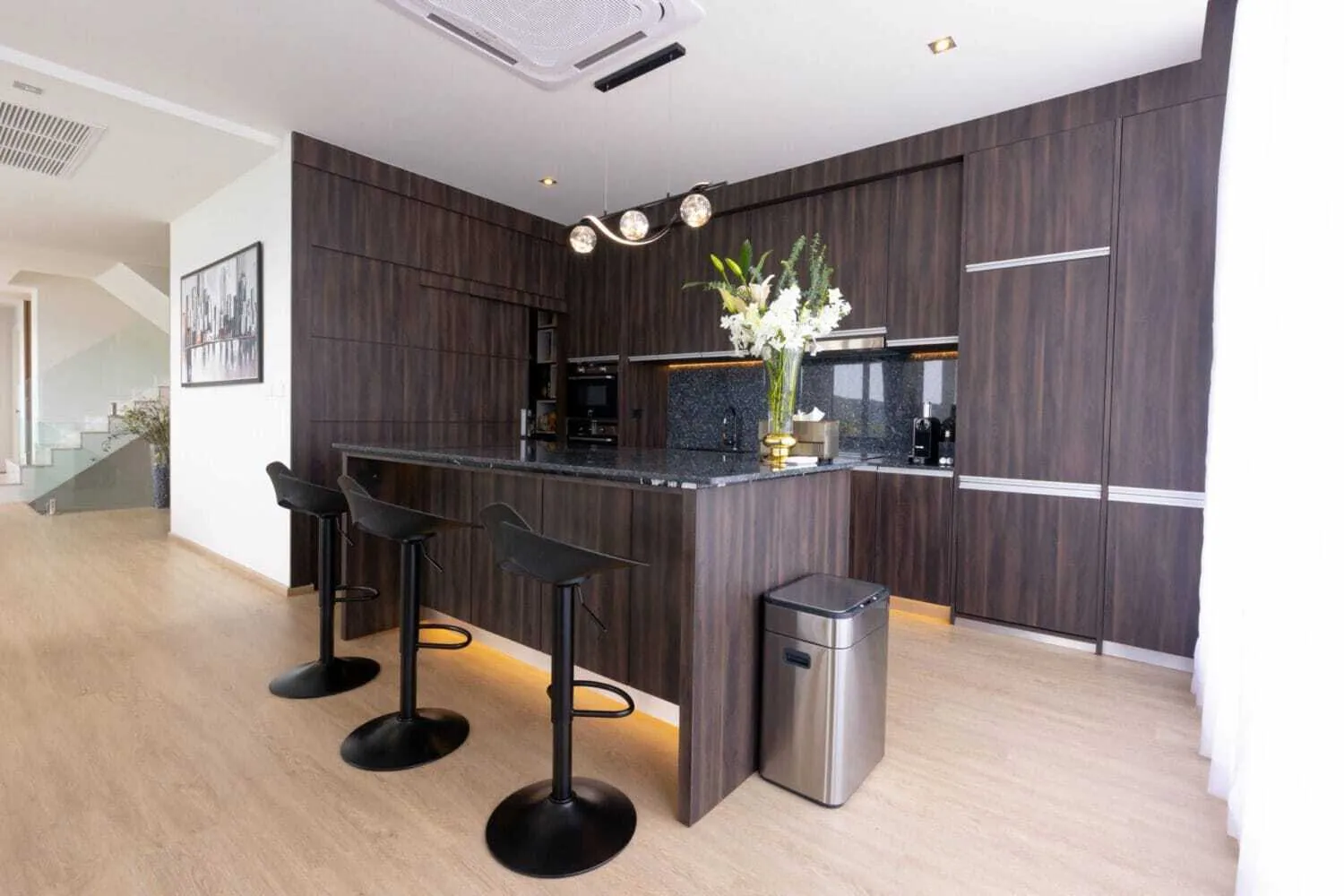 Modern Overlooking villa with 6 bedrooms for sale in Layan, Choeng Thale. — Thumbnail 11