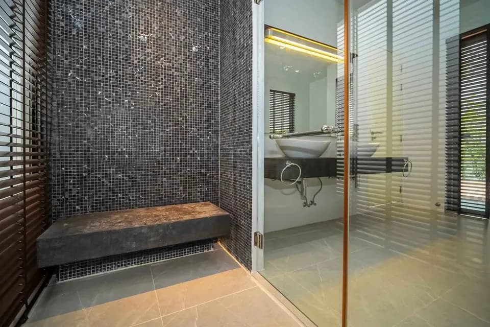 3 bedroom with private pool villa for sale in Choeng Thale — Thumbnail 3