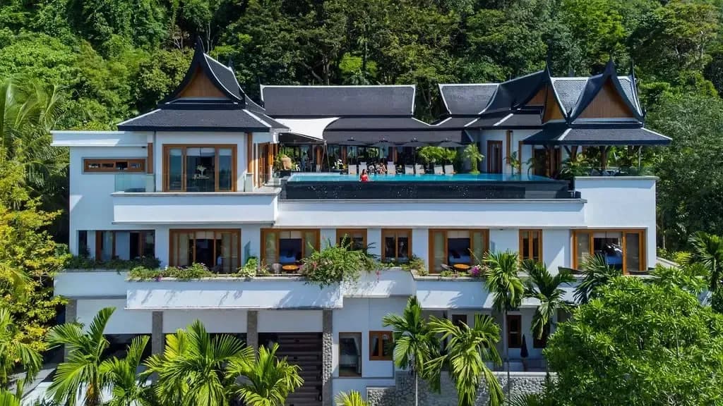 Stunning seaview 10 bedrooms villa with priavte pool for rent in Surin — Photo 1