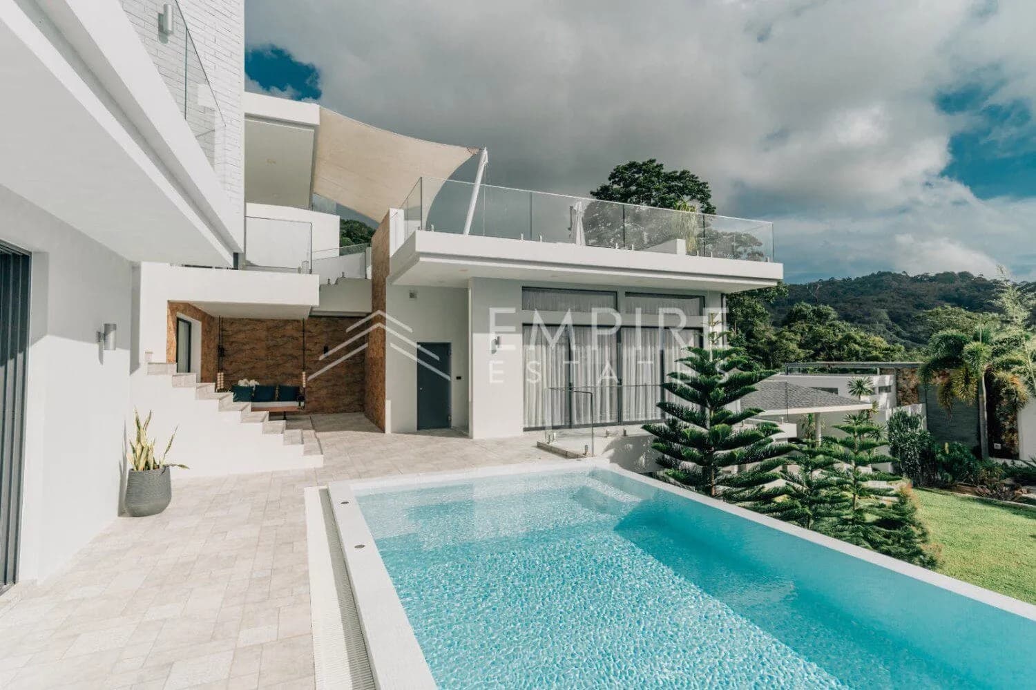 Seaview Large 6 bedroom villa for sale in Kamala