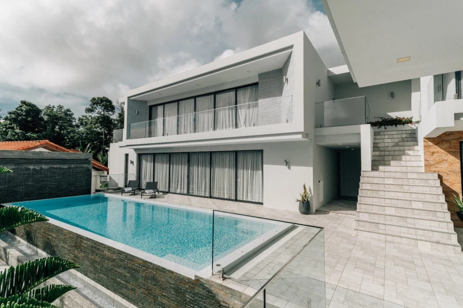 Seaview Large 6 bedroom villa for sale in Kamala — Thumbnail 3