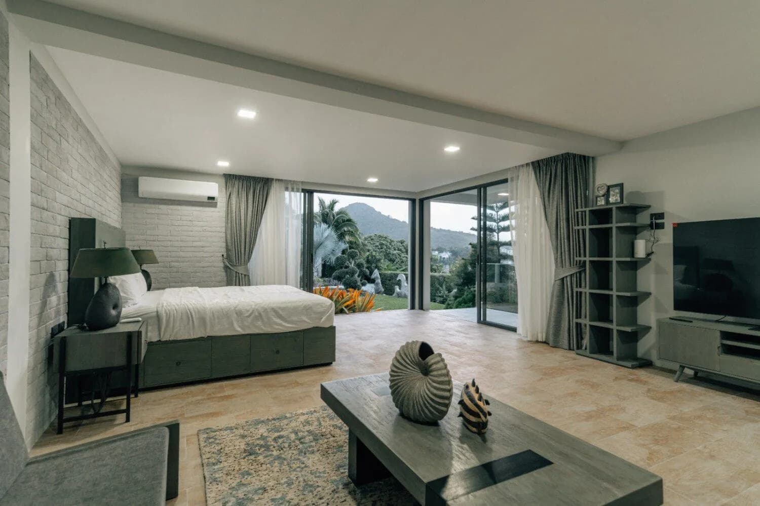 Seaview Large 6 bedroom villa for sale in Kamala — Thumbnail 20