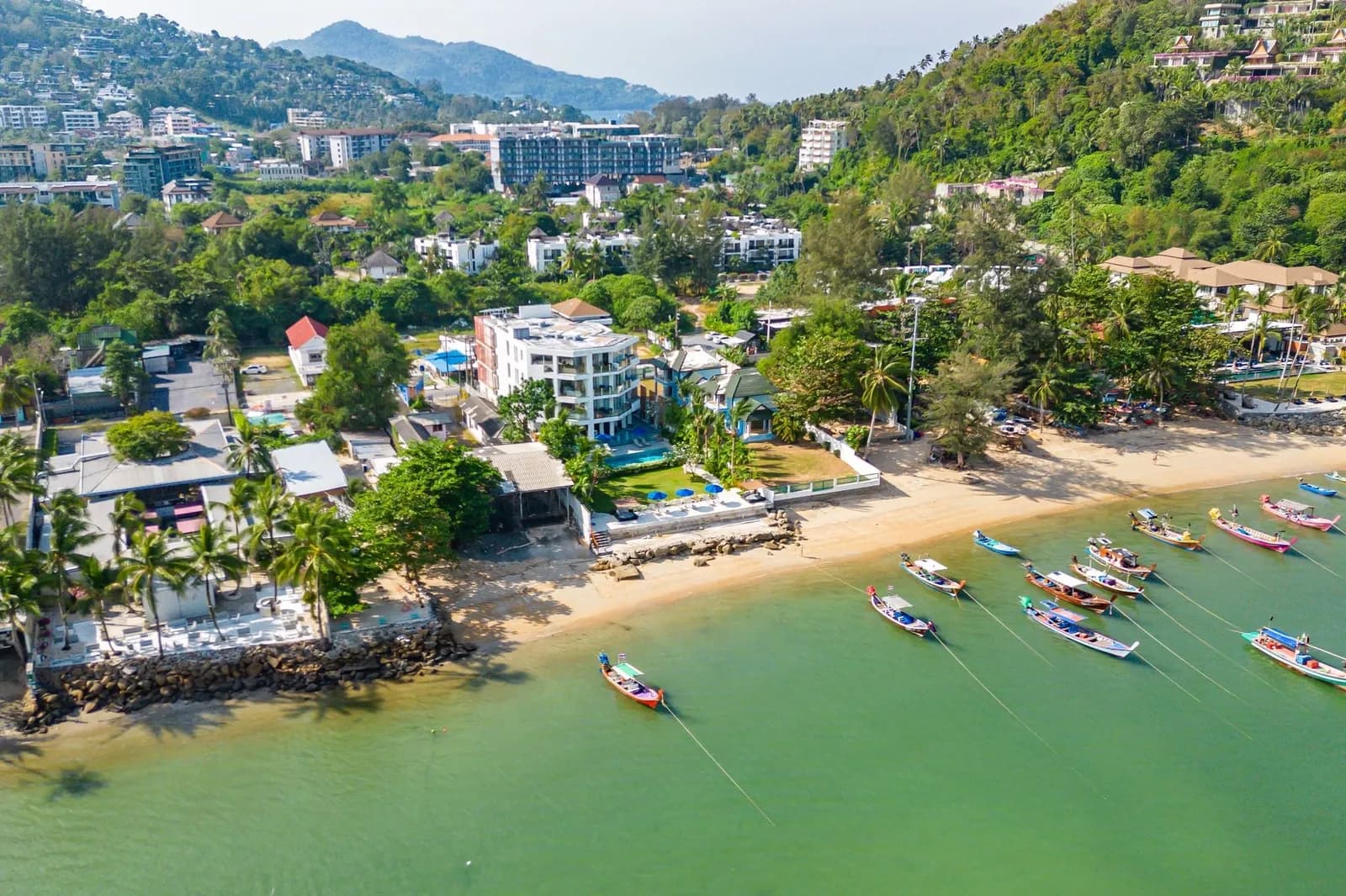 Beachfront 2-Bedroom Apartment for Rent in Bangtao – Prime Location & Stunning Views — Thumbnail 3