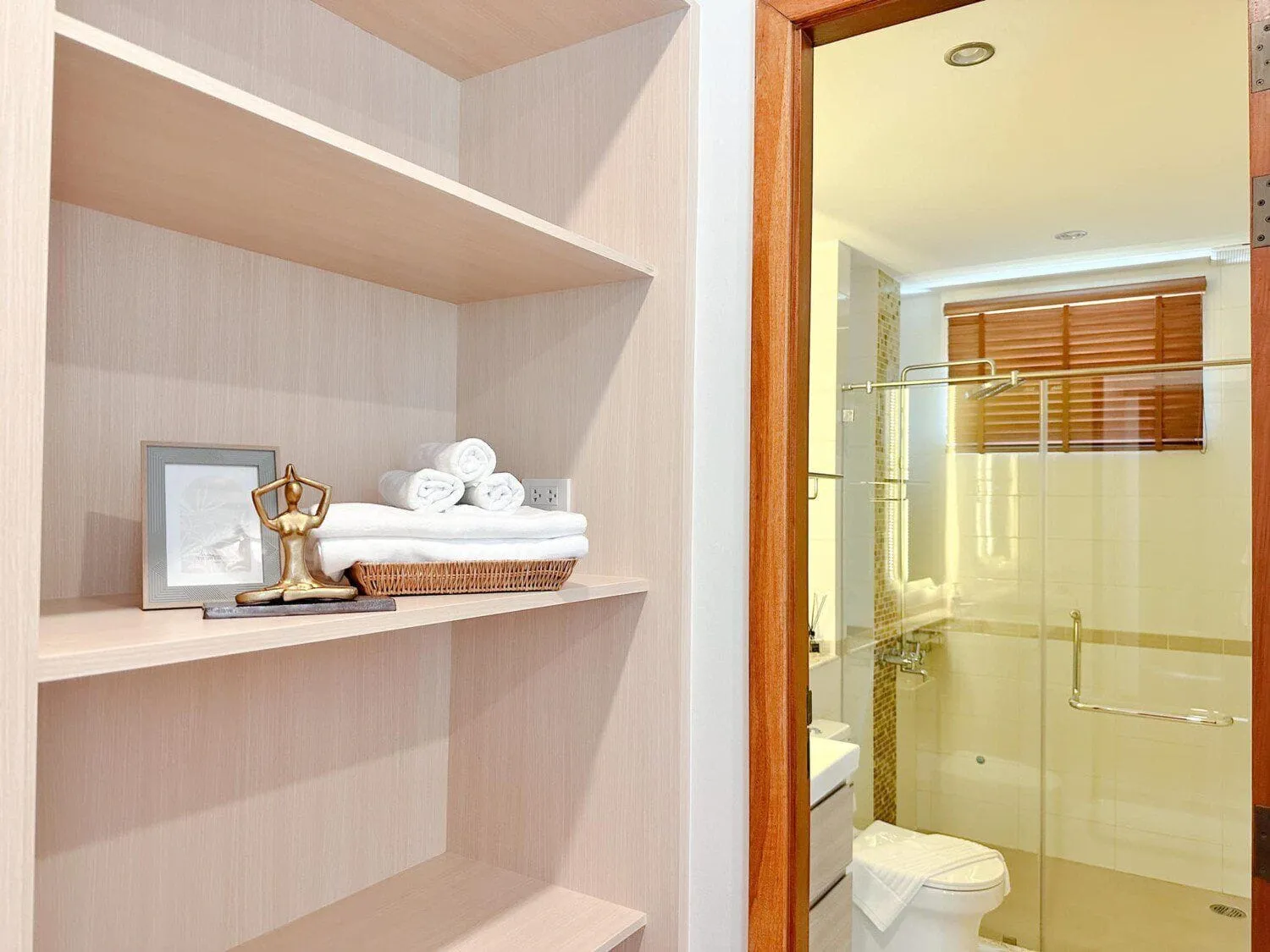 Stunning 4 Bedrooms Pool Villa For Rent , Cape Panwa, Phuket — Thumbnail 9