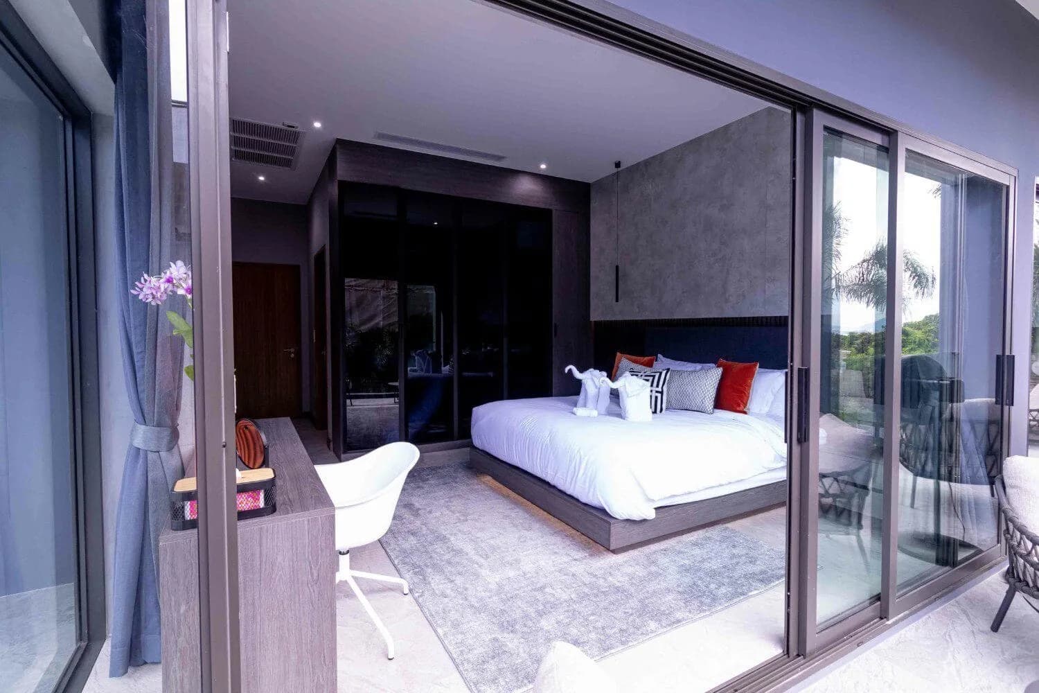 6 Bedrooms Modern Style with Sea View  Private Pool Villa in  Rawai Phuket — Thumbnail 2
