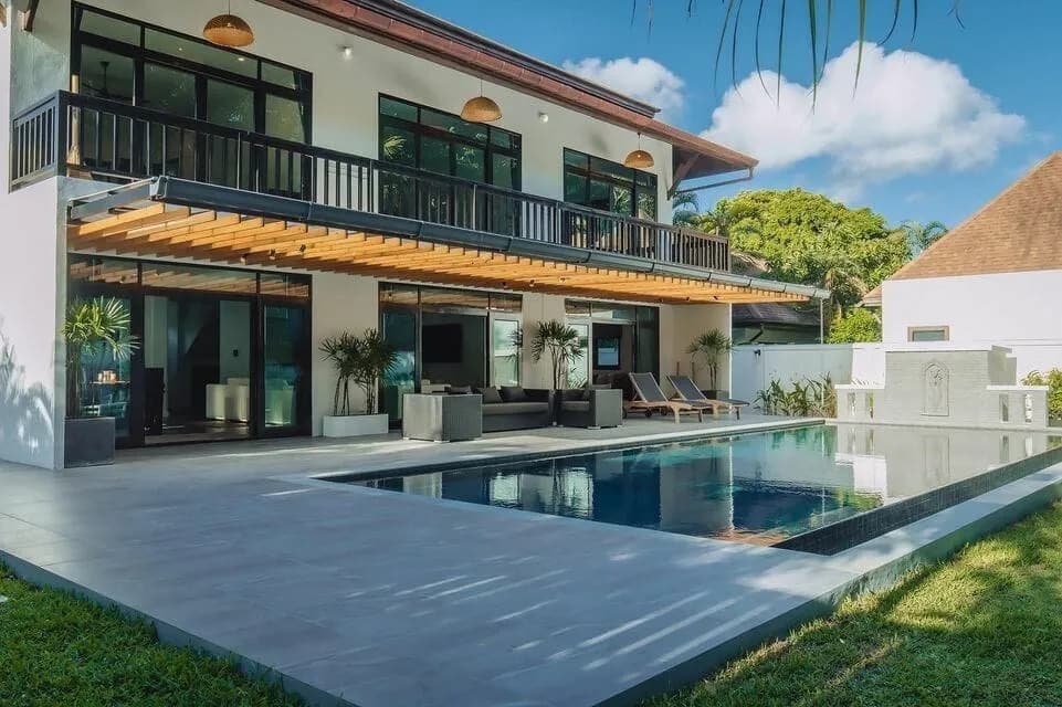 Private Pool Villa with 5 Bedrooms in Rawai Phuket — Thumbnail 2