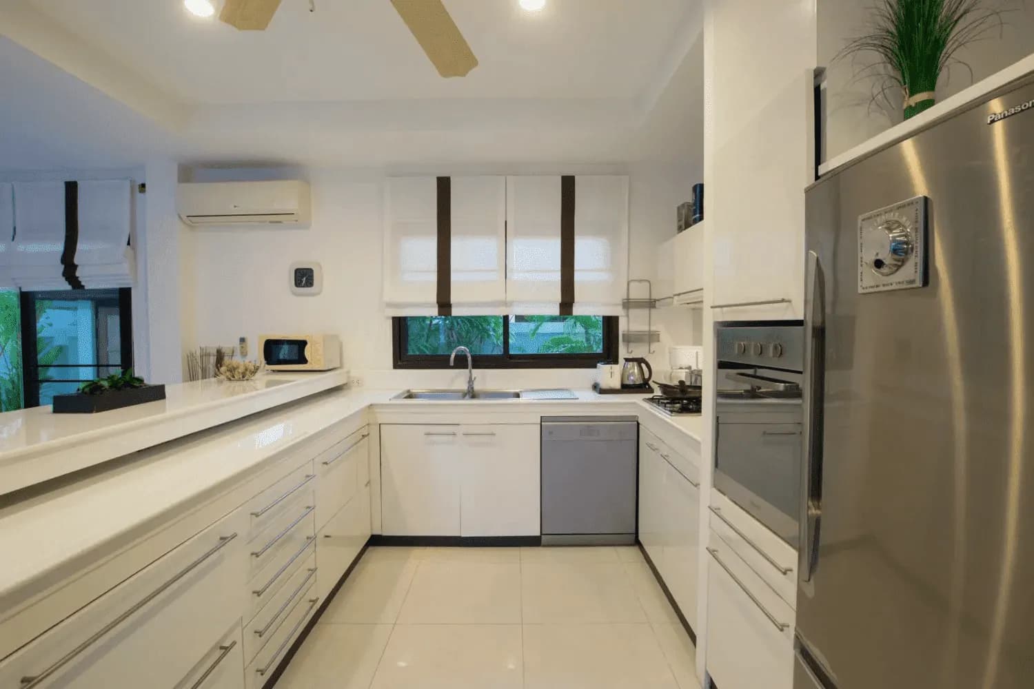 3 Bedrooms Private Pool Villa For Sale In Rawai, Phuket, 600 sqm land — Thumbnail 5
